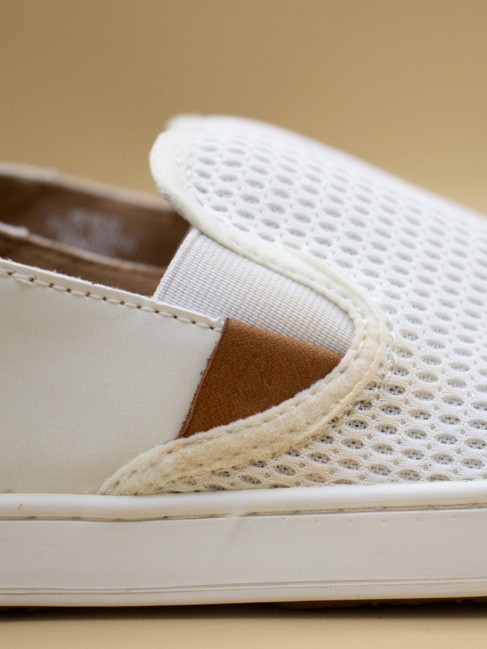 OluKai Pehuea White Breathable Mesh Slip On Shoes 20271 Women's Size 8 - Picture 4 of 9